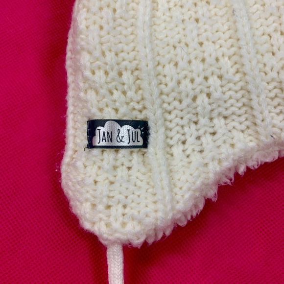 Jan and Jul Bear Hat and Mitten Set - Picture 3 of 11